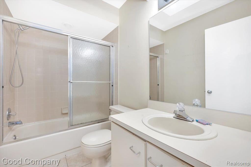 676 Highgate Mews Rochester Hills, MI 48307 - Photo 17 of 24