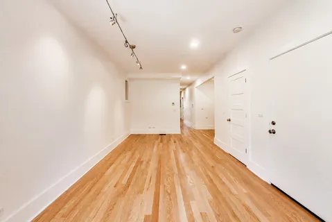 $2,750 | 2132 North Oakley Avenue, Unit 1, Chicago, IL 60647