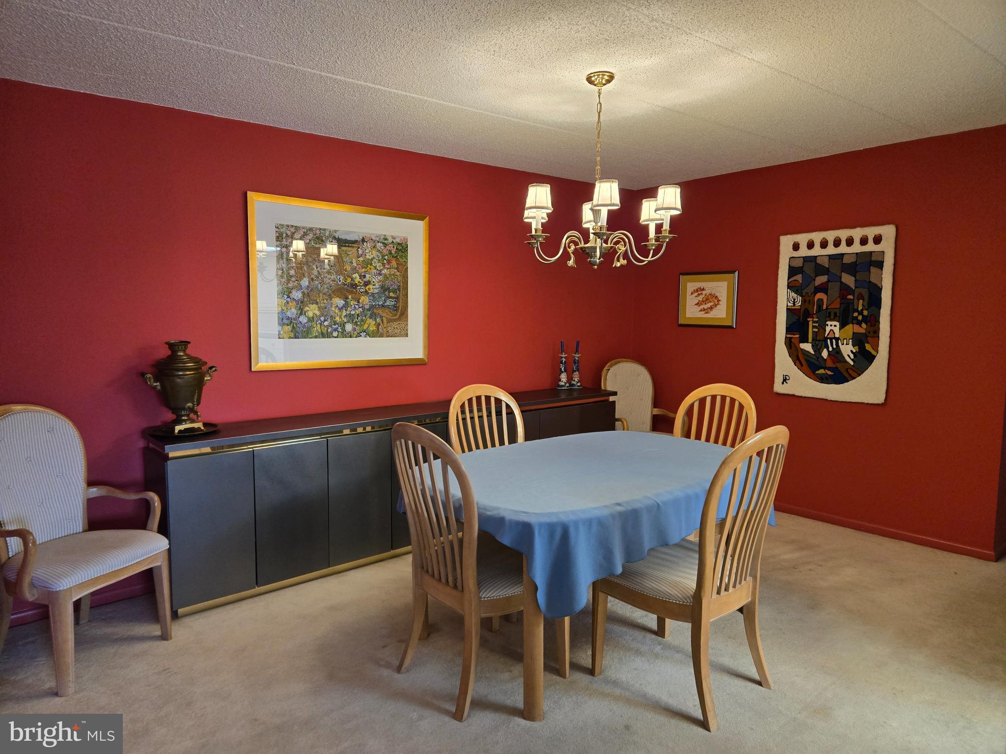 1000 Putnam Boulevard, Unit 603 Wallingford, PA 19086 - Photo 20 of 44 a view of a dining room with furniture