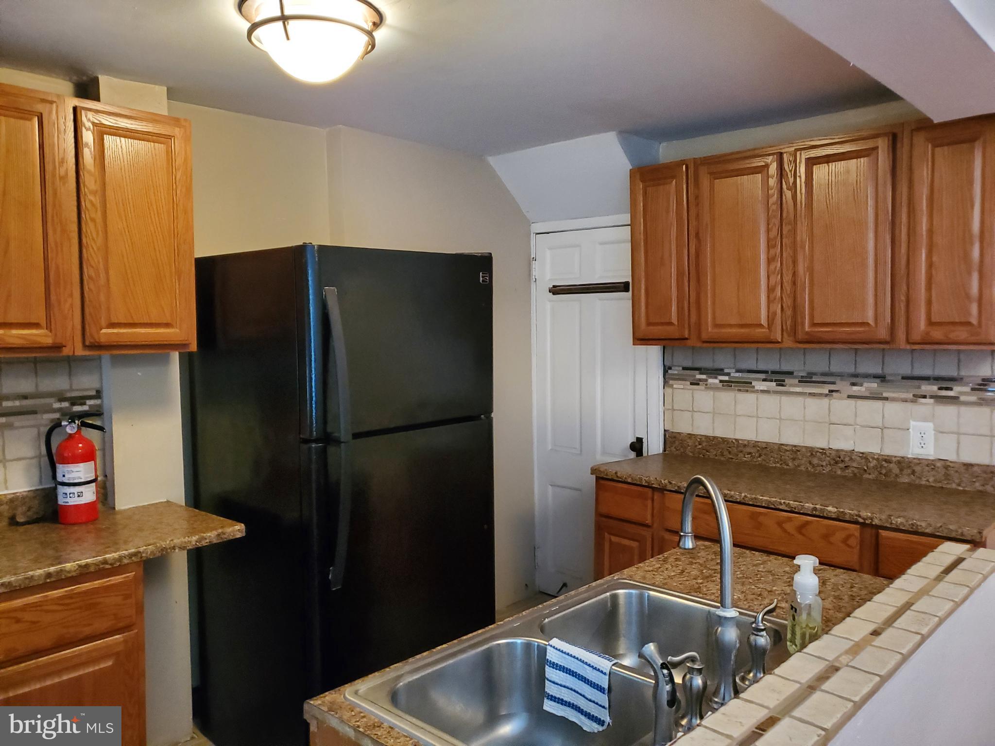 3083 South Congress Road Camden, NJ 08104 - Photo 12 of 22 Kitchen dual basin sink