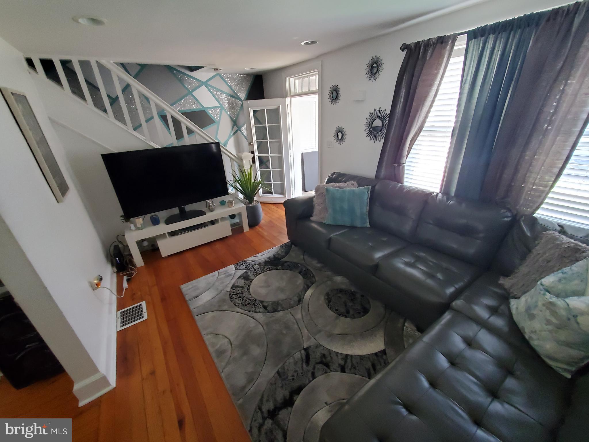 3083 South Congress Road Camden, NJ 08104 - Photo 6 of 22 Living room, another look