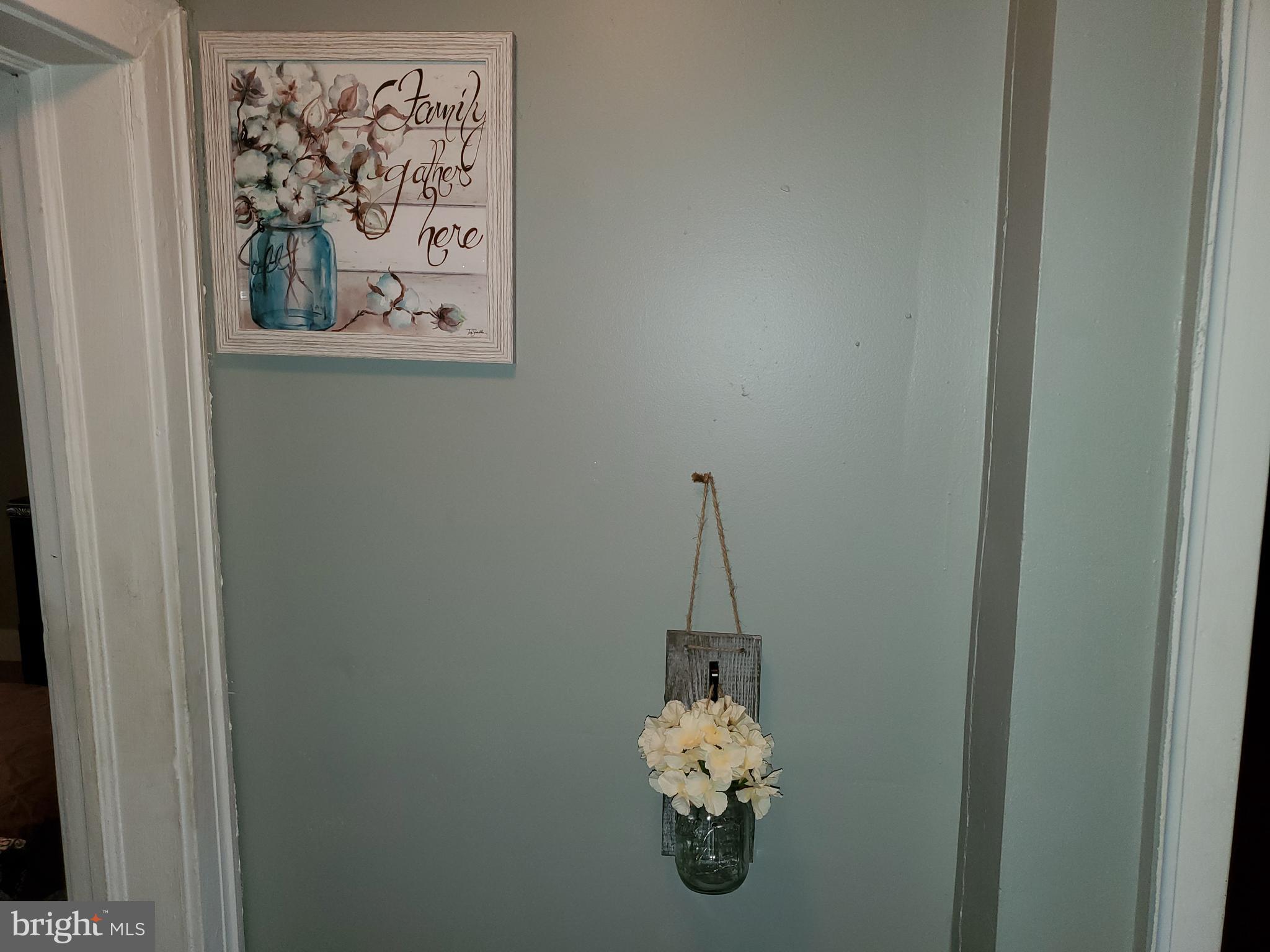 3083 South Congress Road Camden, NJ 08104 - Photo 7 of 22 Soothing paint colors throughout