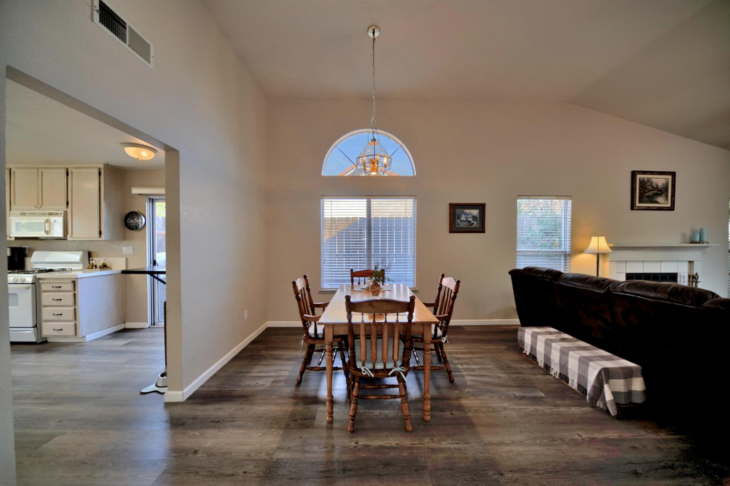 1007 Lourence Drive Tracy, CA 95376 - Photo 7 of 44