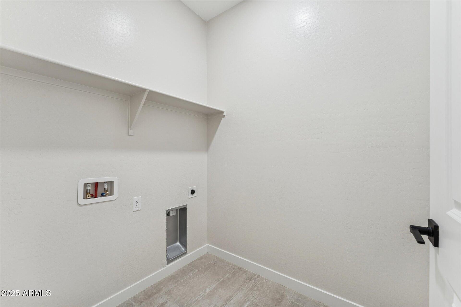 15081 South Capistrano Road Arizona City, AZ 85123 - Photo 28 of 37 Laundry Room