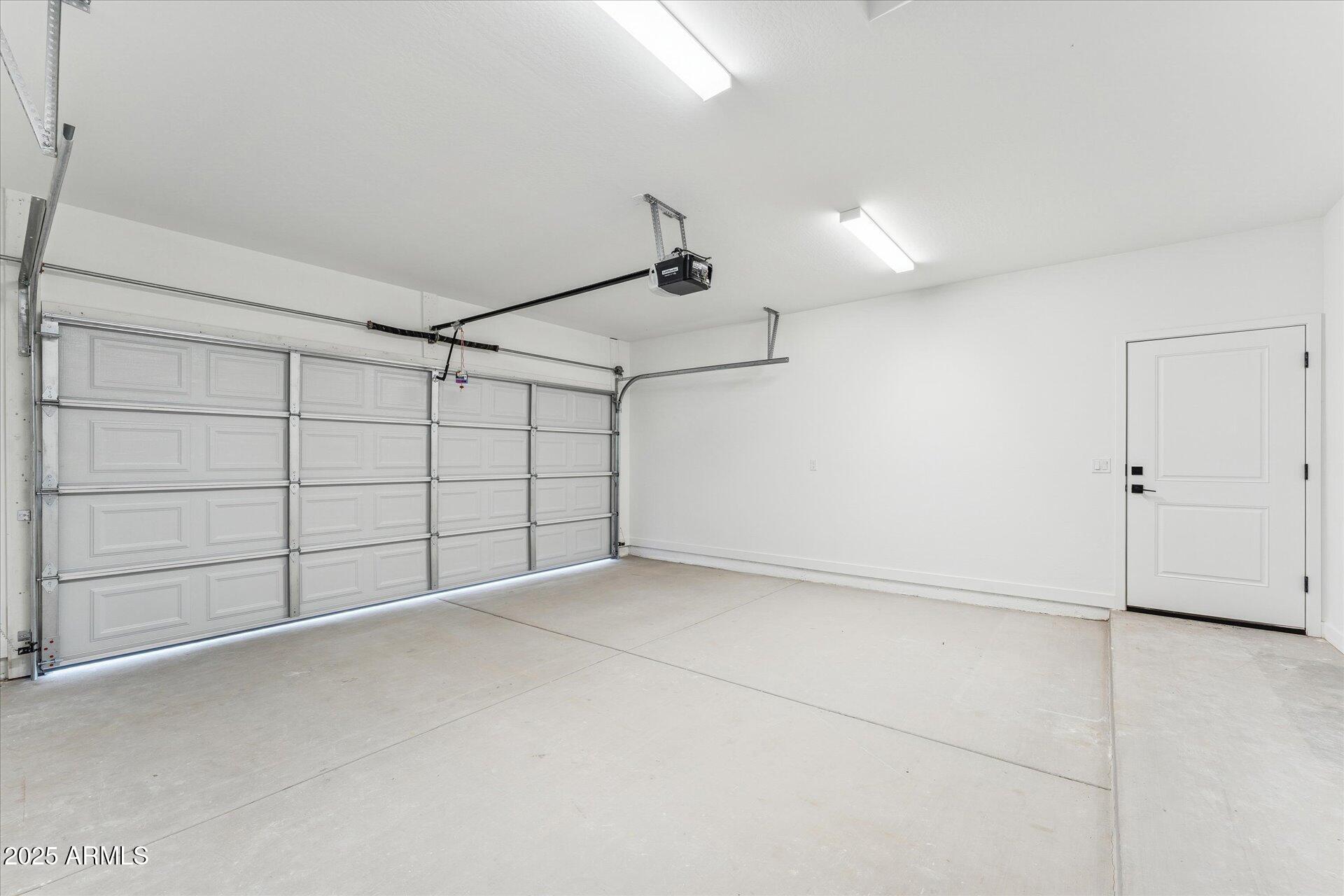 15081 South Capistrano Road Arizona City, AZ 85123 - Photo 30 of 37 Garage #2