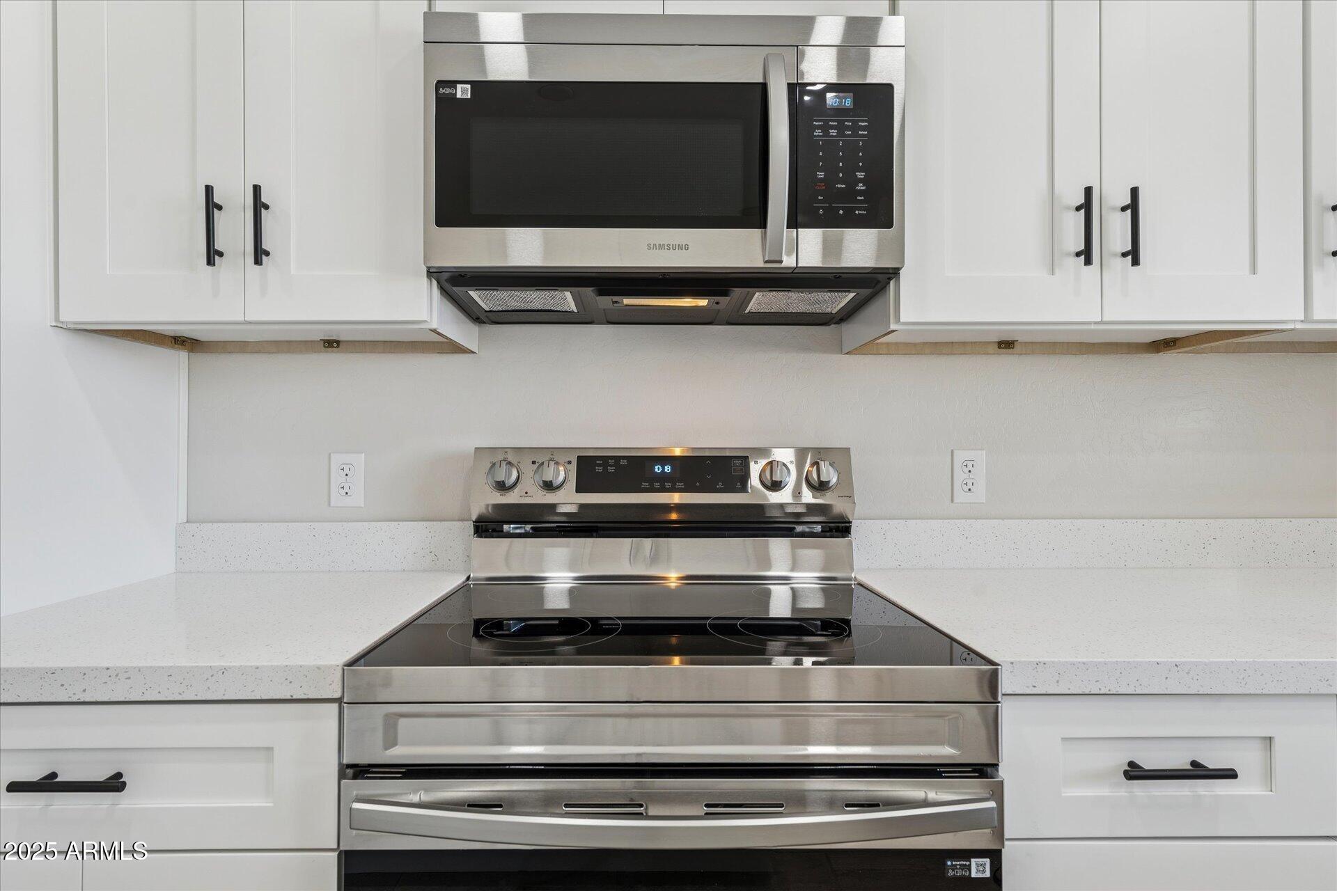 15081 South Capistrano Road Arizona City, AZ 85123 - Photo 6 of 37 Kitchen Stove
