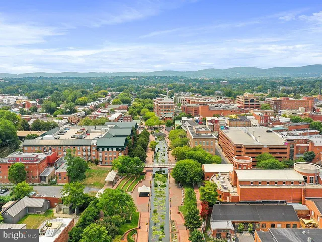 $450,000 | 309 Spring Bank Way, Frederick, MD 21701