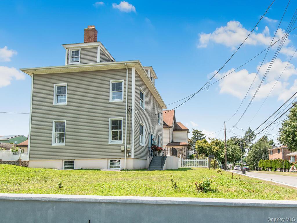 70 Normandy Road Yonkers, NY 10701 - Photo 6 of 26 Property exterior