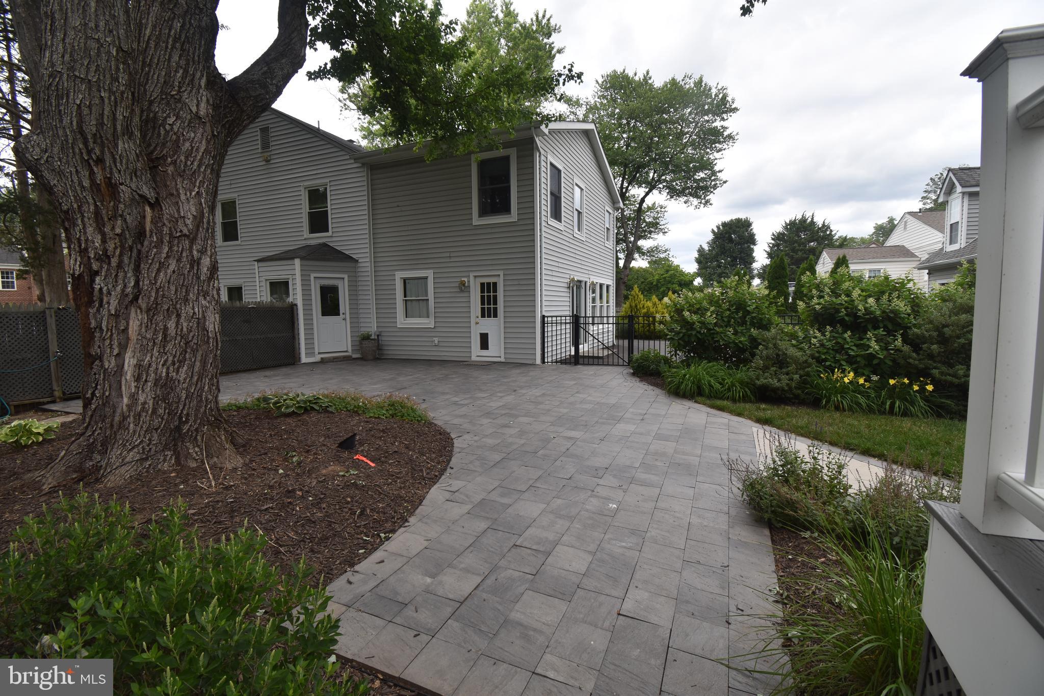 2901 Meadow View Road Falls Church, VA 22042 - Photo 5 of 43 Hardscape