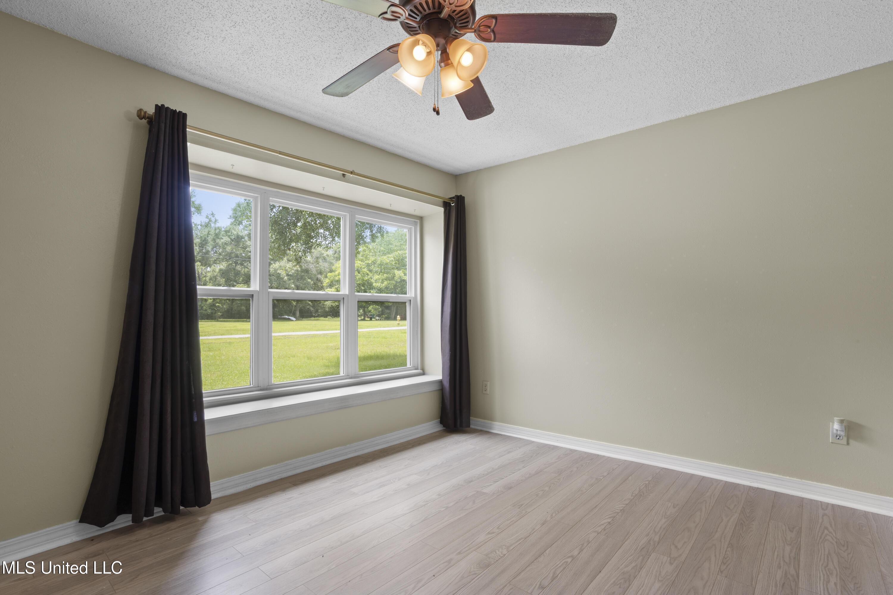 12442 Cox Road Gulfport, MS 39503 - Photo 18 of 30 018