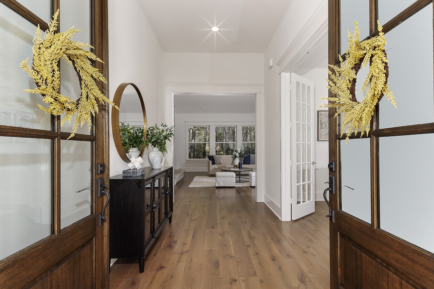 630 Lonestar Road Huntsville, TX 77340 - Photo 6 of 48 a living room with furniture
