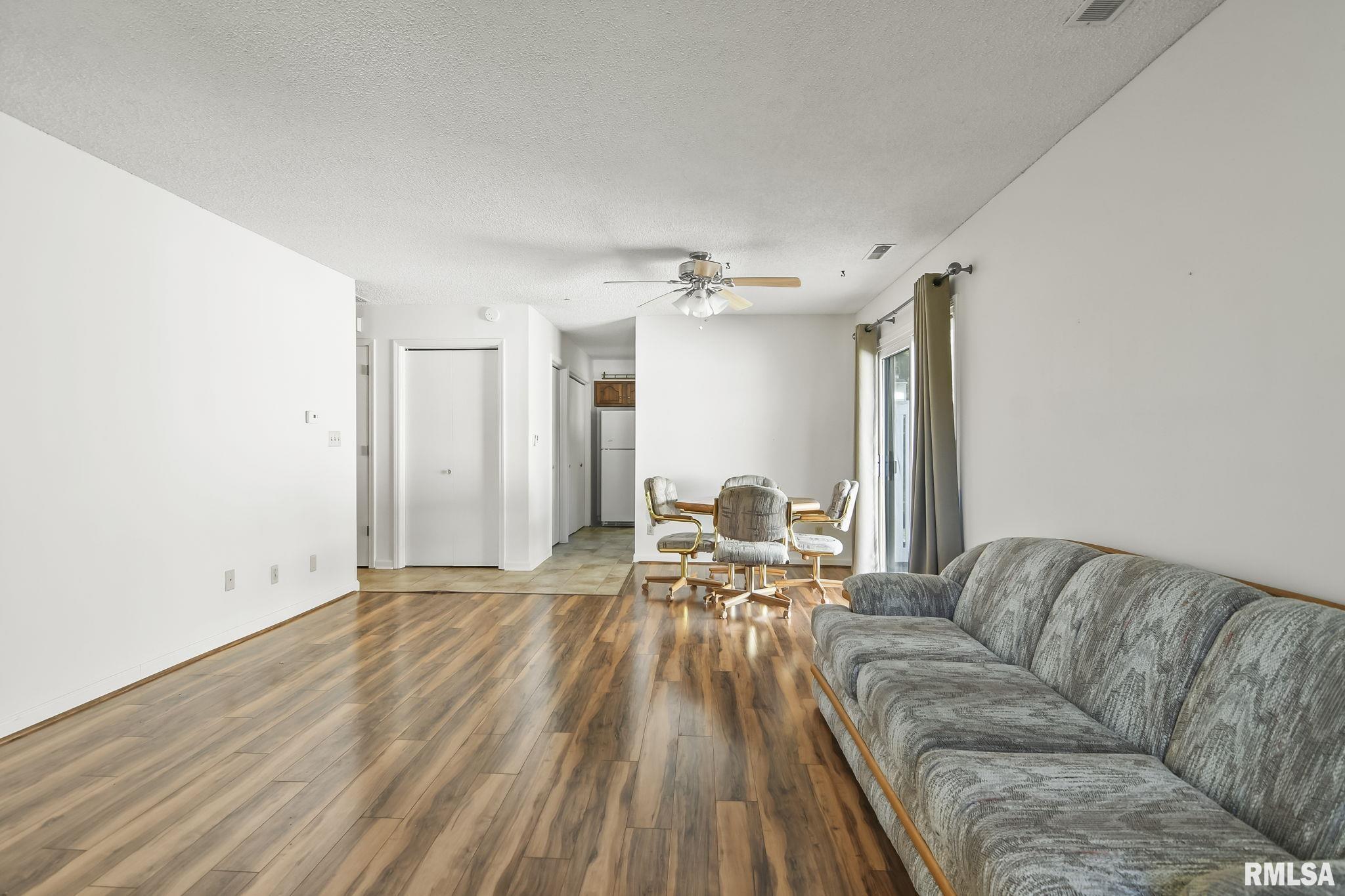 96 Brookside Place Springfield, IL 62704 - Photo 5 of 28 Gallery Image 5