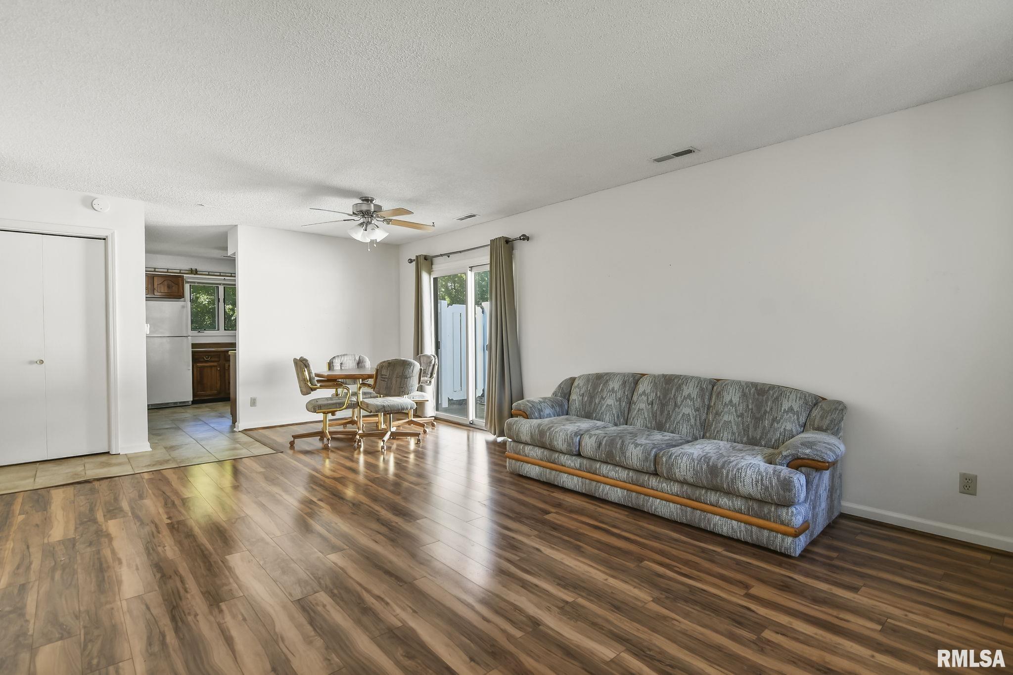 96 Brookside Place Springfield, IL 62704 - Photo 6 of 28 Gallery Image 6