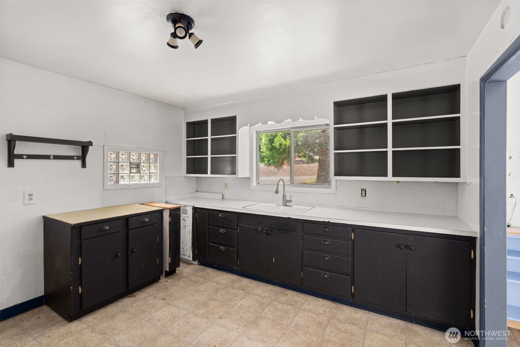 905 Peters Street Raymond, WA 98577 - Photo 9 of 29