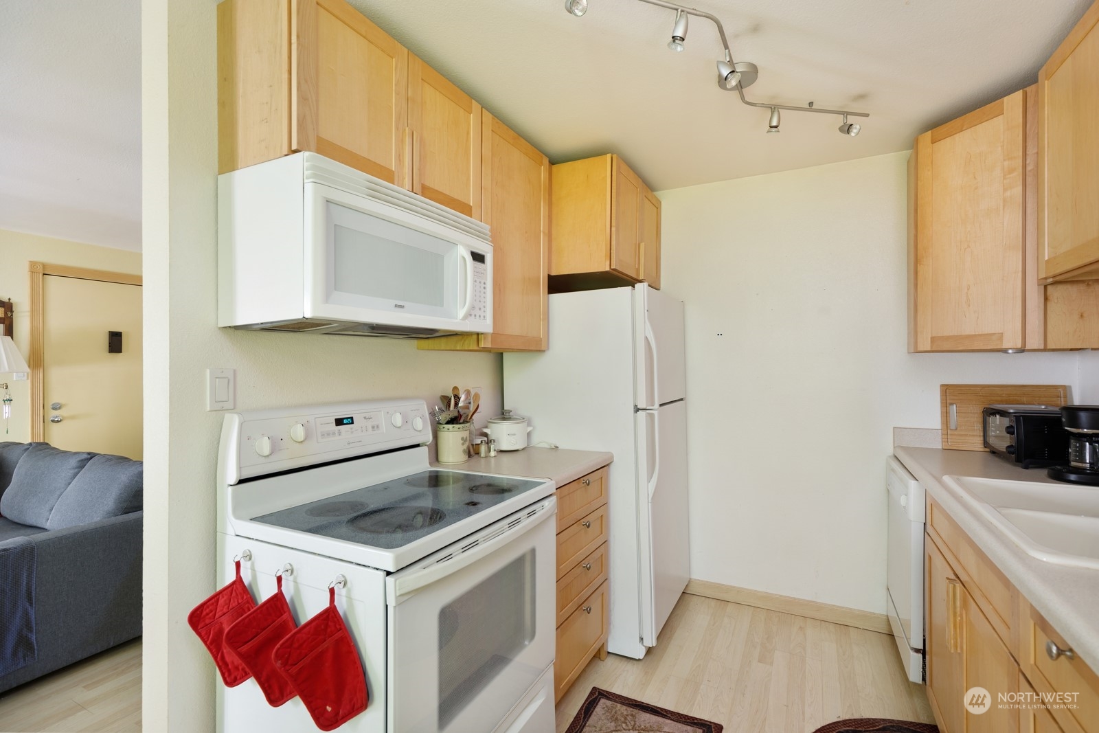 3206 Pine Road Northeast, Unit A9 Bremerton, WA 98310 - Photo 9 of 21 Gallery Image 9