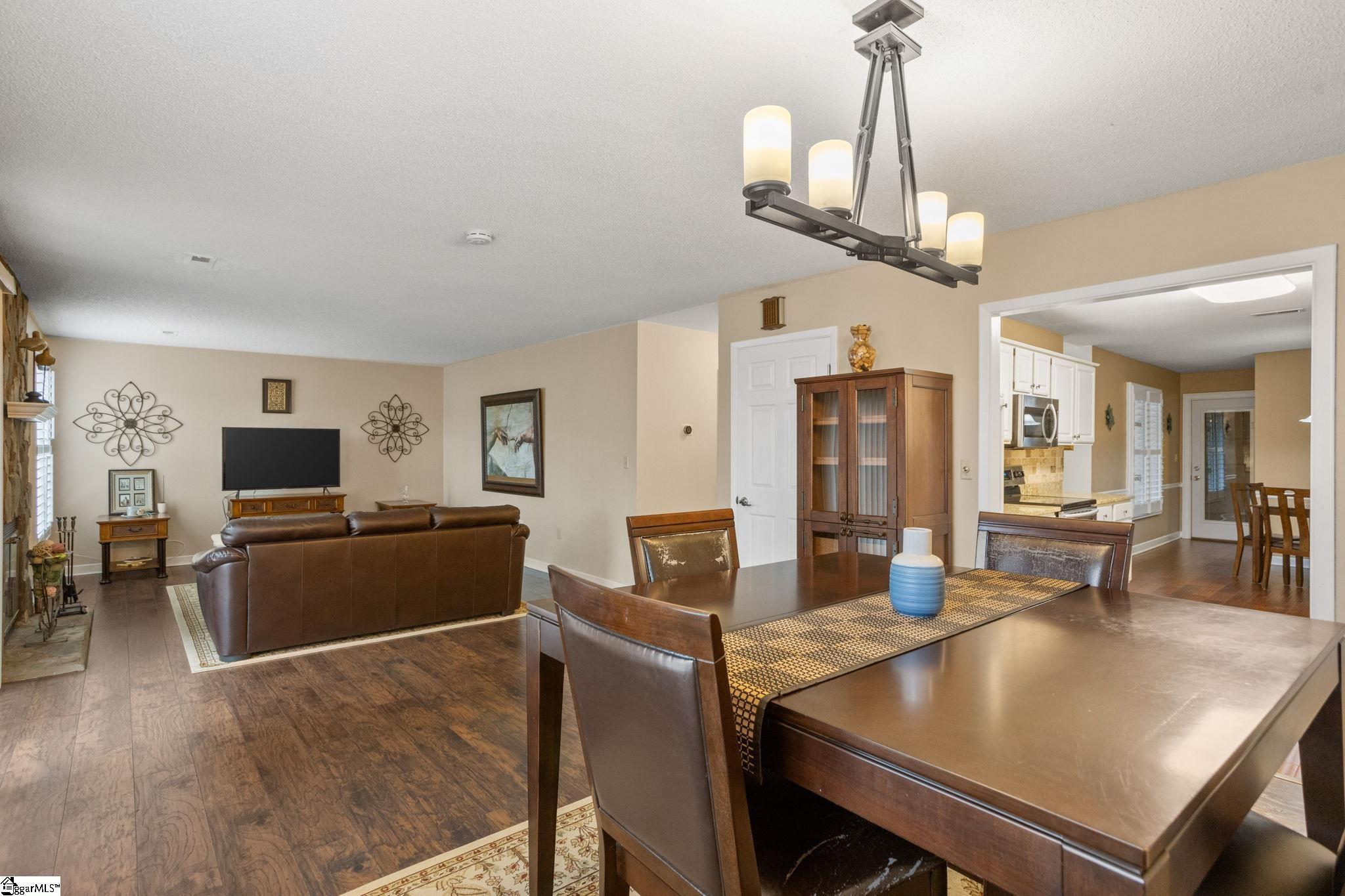 231 Goldfinch Circle Greer, SC 29650 - Photo 8 of 40