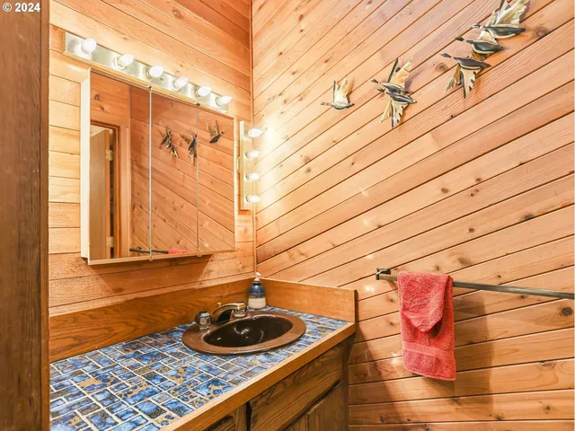 $945,000 | 24940 East Tillicum Avenue, Welches, OR 97067