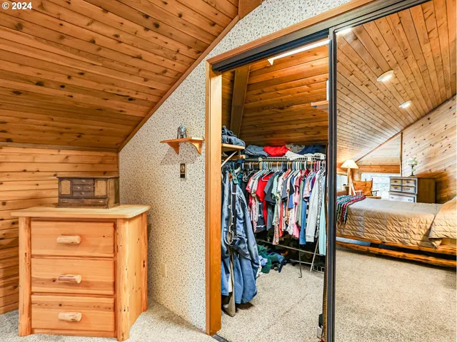 $945,000 | 24940 East Tillicum Avenue, Welches, OR 97067