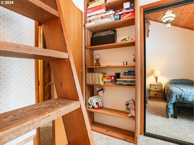 $945,000 | 24940 East Tillicum Avenue, Welches, OR 97067