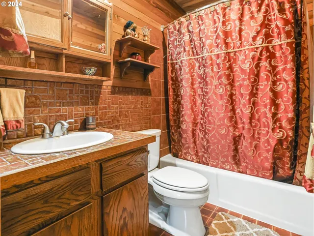 $945,000 | 24940 East Tillicum Avenue, Welches, OR 97067