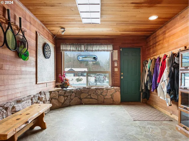 $945,000 | 24940 East Tillicum Avenue, Welches, OR 97067