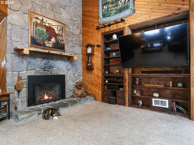 $945,000 | 24940 East Tillicum Avenue, Welches, OR 97067