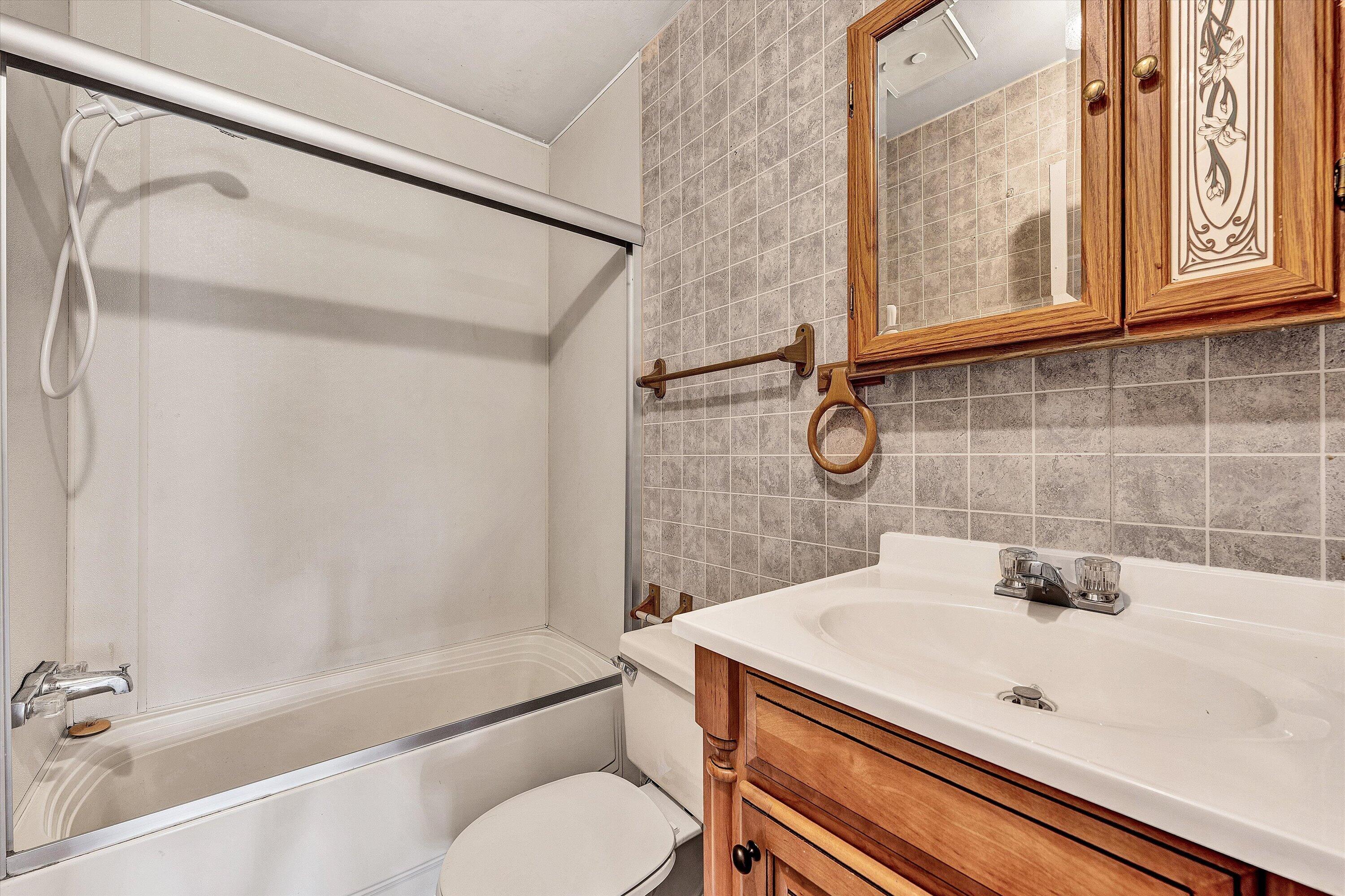 8755 Rocky Ford Road Moneta, VA 24121 - Photo 20 of 37 21-DSC04888