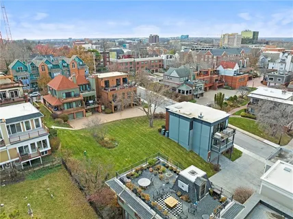 $274,900 | 2949 Grand Avenue, Kansas City, MO 64108