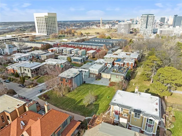 $274,900 | 2949 Grand Avenue, Kansas City, MO 64108