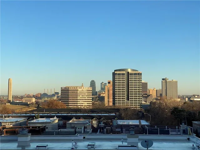 $274,900 | 2949 Grand Avenue, Kansas City, MO 64108