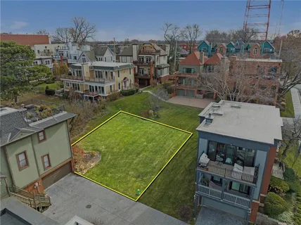 $274,900 | 2949 Grand Avenue, Kansas City, MO 64108