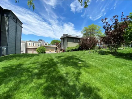 $274,900 | 2949 Grand Avenue, Kansas City, MO 64108