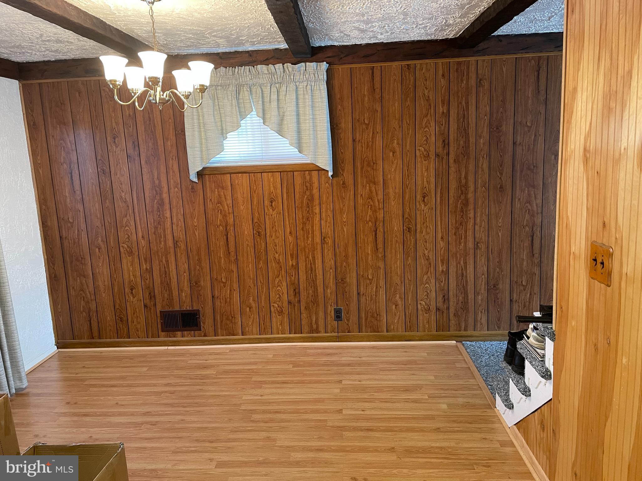 2111 Southorn Road Baltimore, MD 21220 - Photo 11 of 17 Dining room