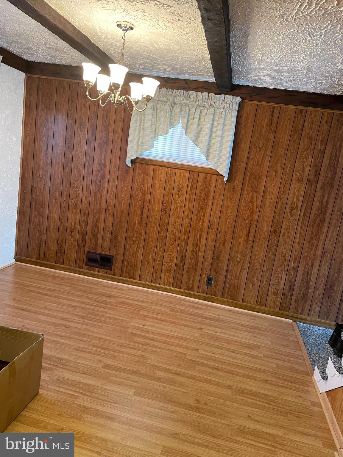 2111 Southorn Road Baltimore, MD 21220 - Photo 12 of 17 Dining room