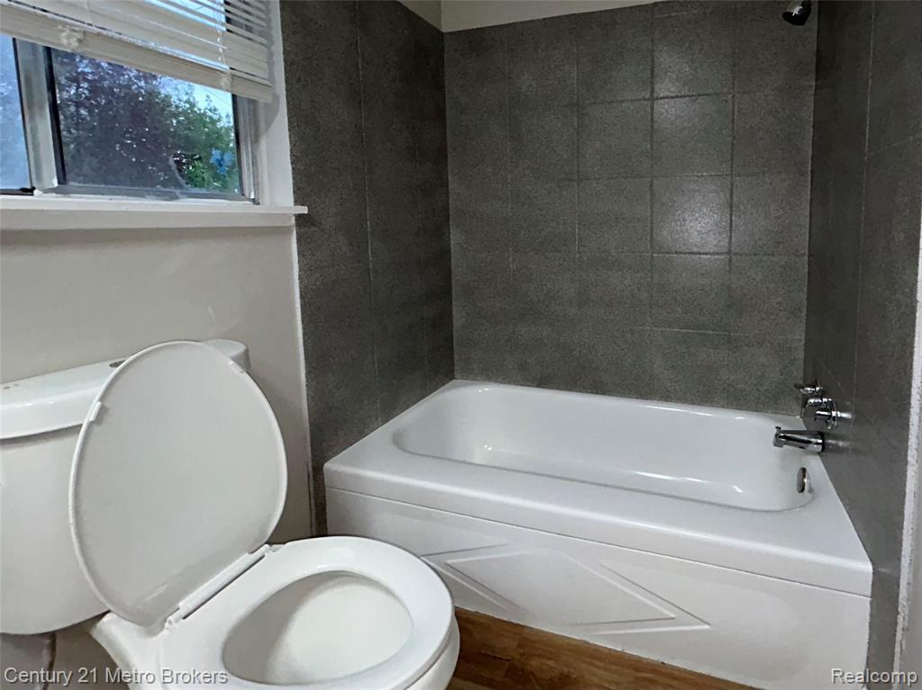 2914 East Pierson Road Flint, MI 48506 - Photo 8 of 11