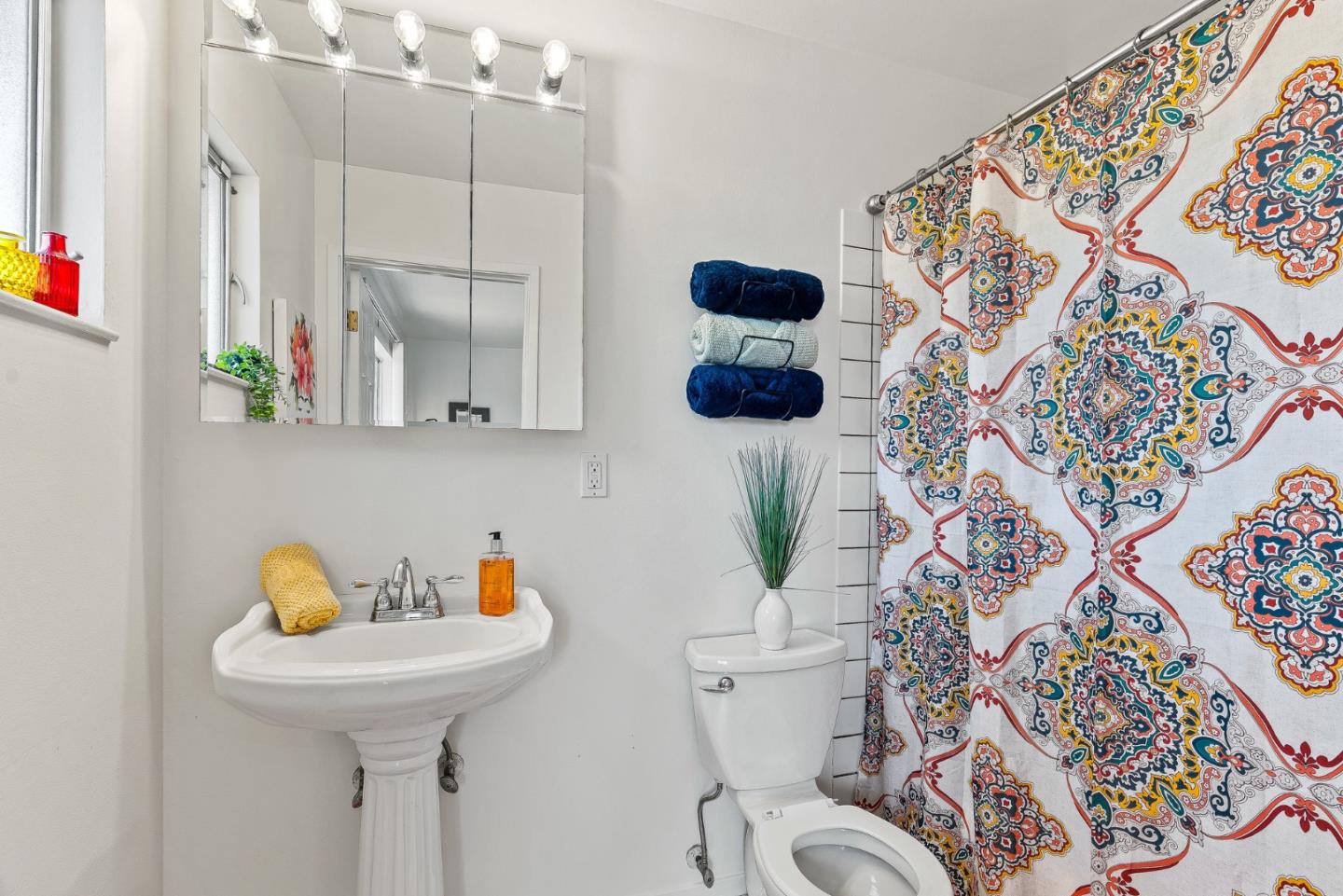 1607 Chico Way Salinas, CA 93906 - Photo 6 of 32 a bathroom with a sink and a toilet