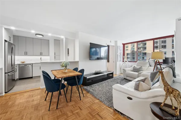 $765,000 | 4-74 48th Avenue, Unit 7E | Long Island City
