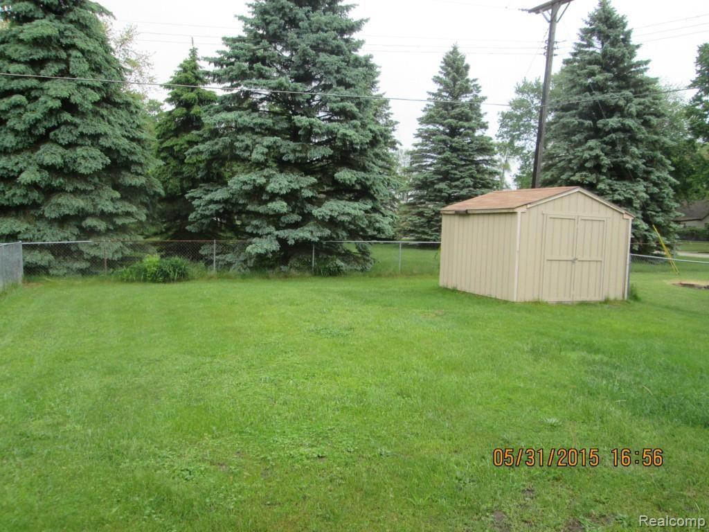 3582 Norman Road Fort Gratiot, MI 48059 - Photo 3 of 32 IMG_1493.jpg