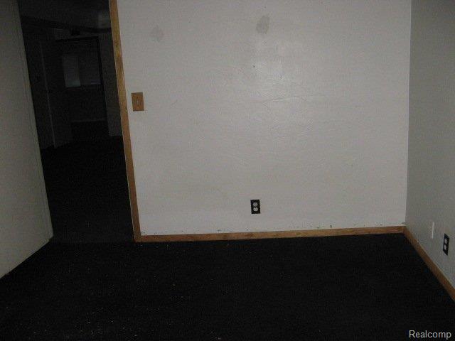 8888 Brewer Road Millington, MI 48746 - Photo 3 of 12 7 Living Room