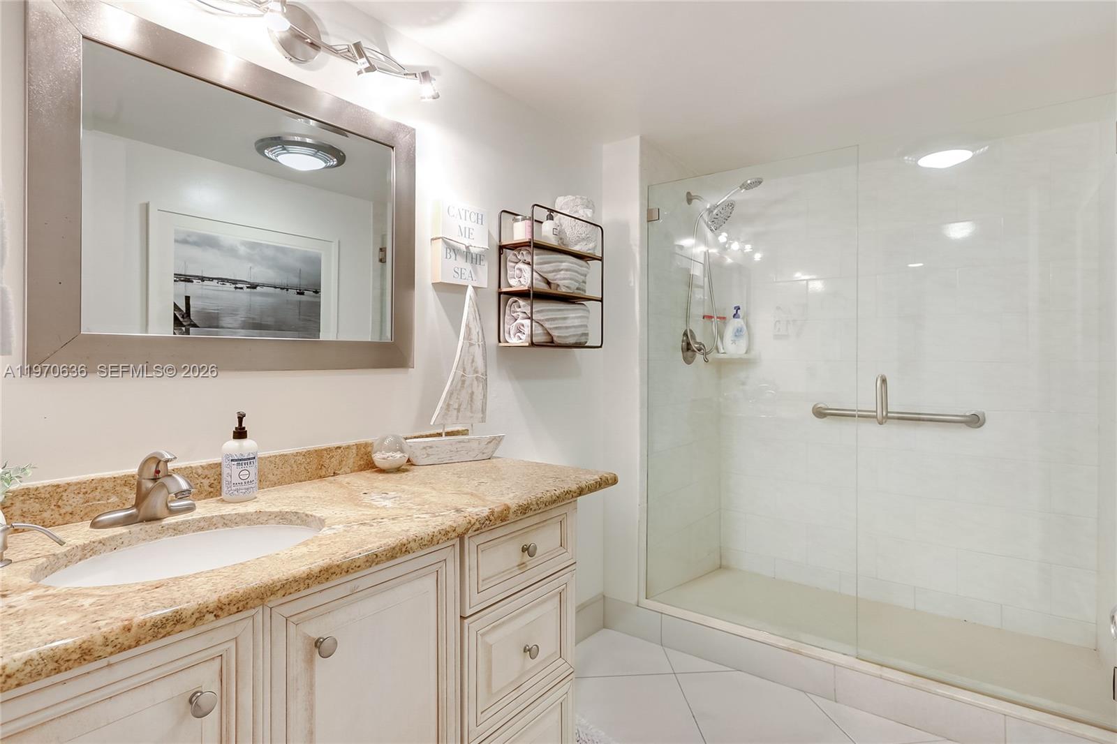 16671 Traders Crossing North, Unit 121 Jupiter, FL 33477 - Photo 12 of 14 Second Bathroom