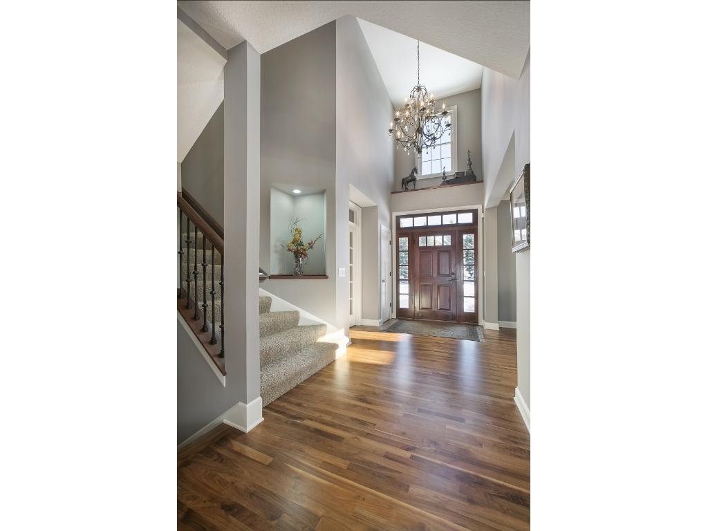 9800 Trails End Road Eden Prairie, MN 55347 - Photo 2 of 24 Gallery Image 2