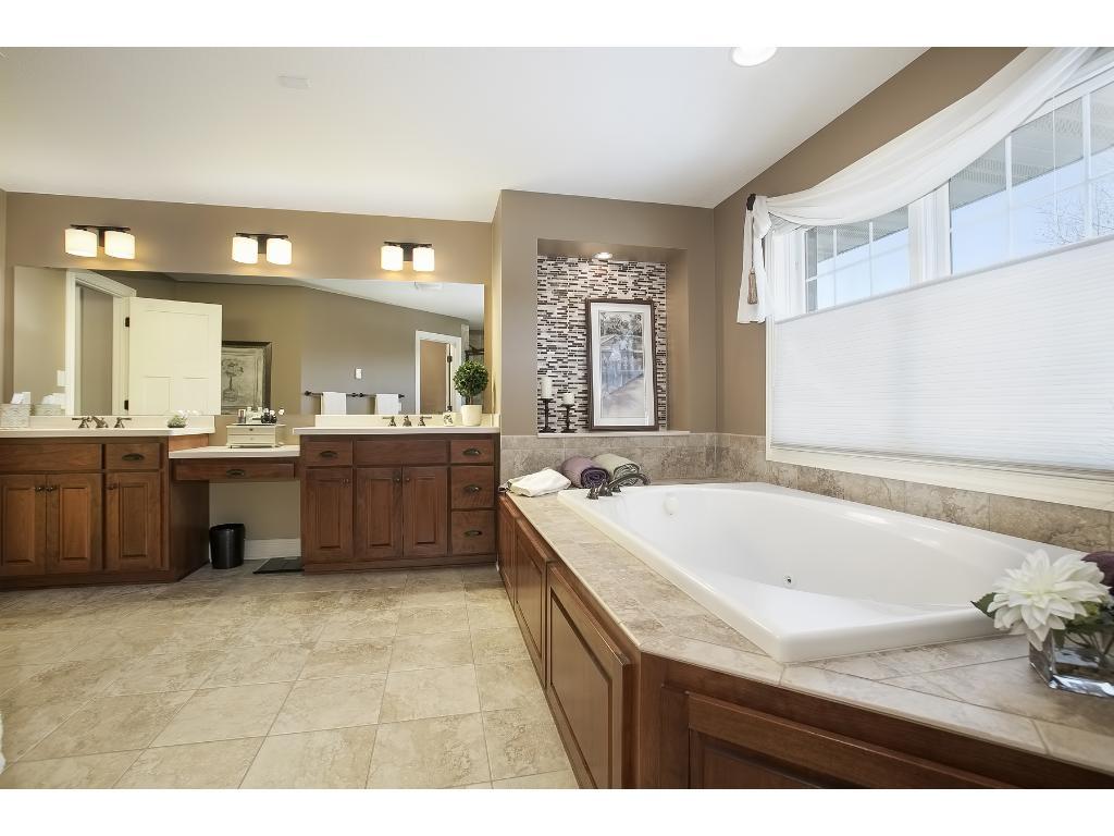9800 Trails End Road Eden Prairie, MN 55347 - Photo 13 of 24 Gallery Image 13