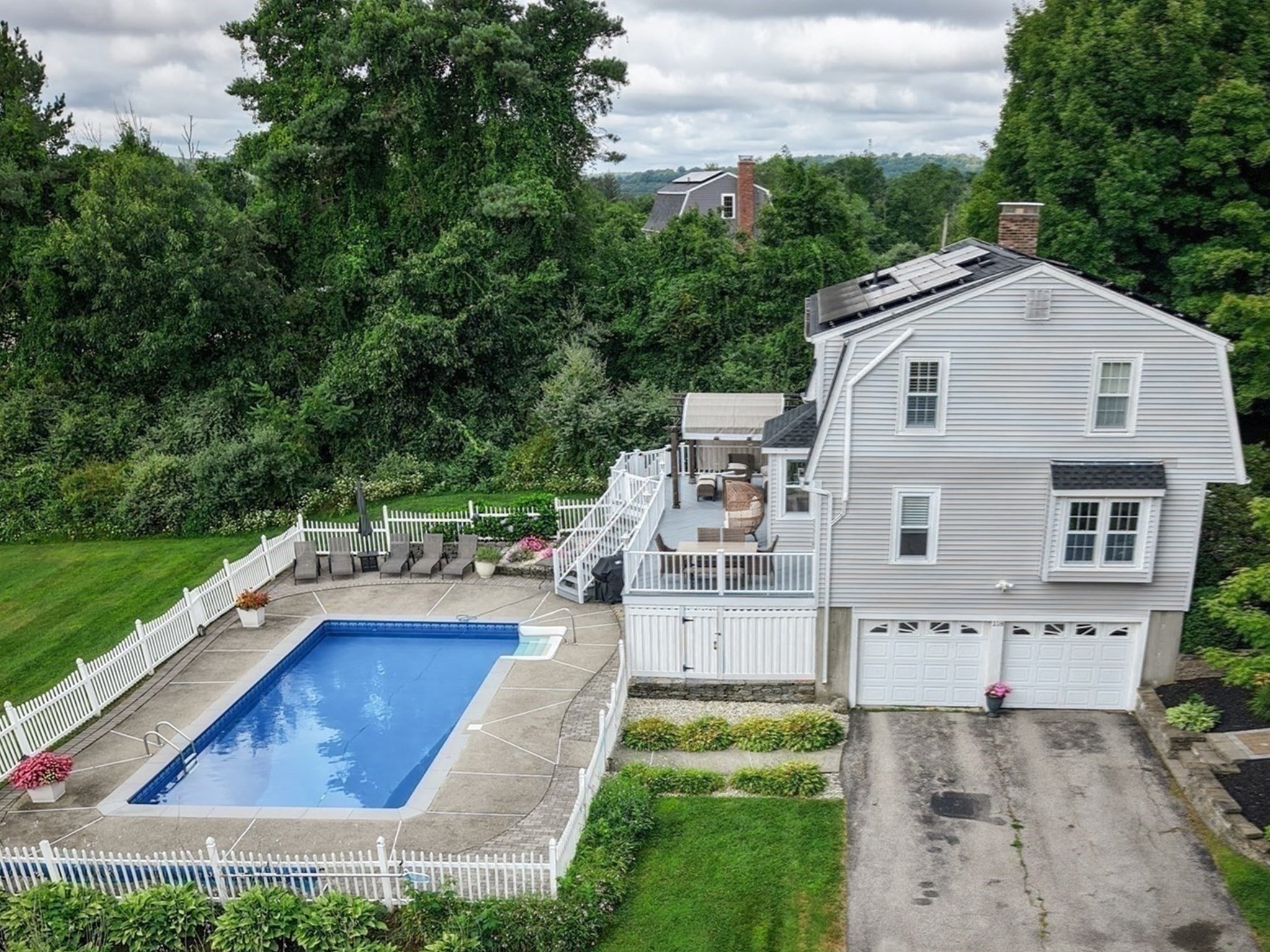 118 Mendon Road Sutton, MA 01590 - Photo 1 of 28 Gallery Image 1