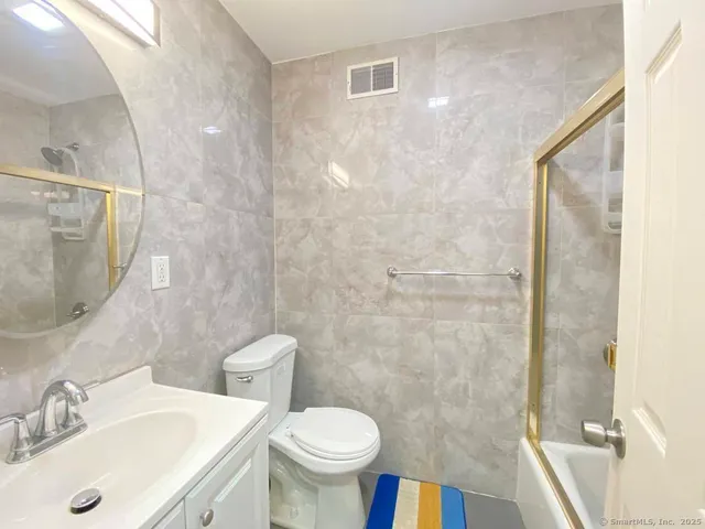 $3,800 | 28 Grove Place, Danbury, CT 06810