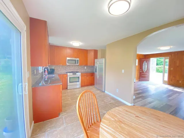 $3,800 | 28 Grove Place, Danbury, CT 06810