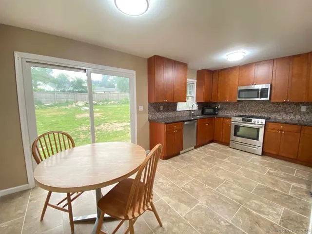 $3,800 | 28 Grove Place, Danbury, CT 06810