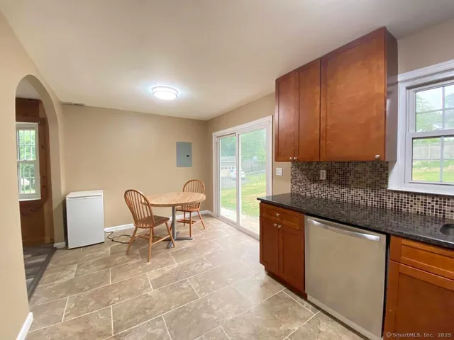 $3,800 | 28 Grove Place, Danbury, CT 06810