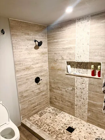 $2,000 | 705 North Edwards Avenue, Mount Pleasant, TX 75455