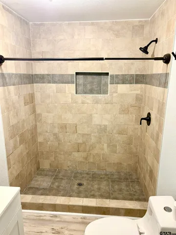 $2,000 | 705 North Edwards Avenue, Mount Pleasant, TX 75455