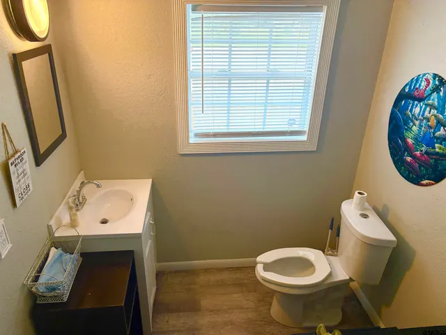 $2,000 | 705 North Edwards Avenue, Mount Pleasant, TX 75455